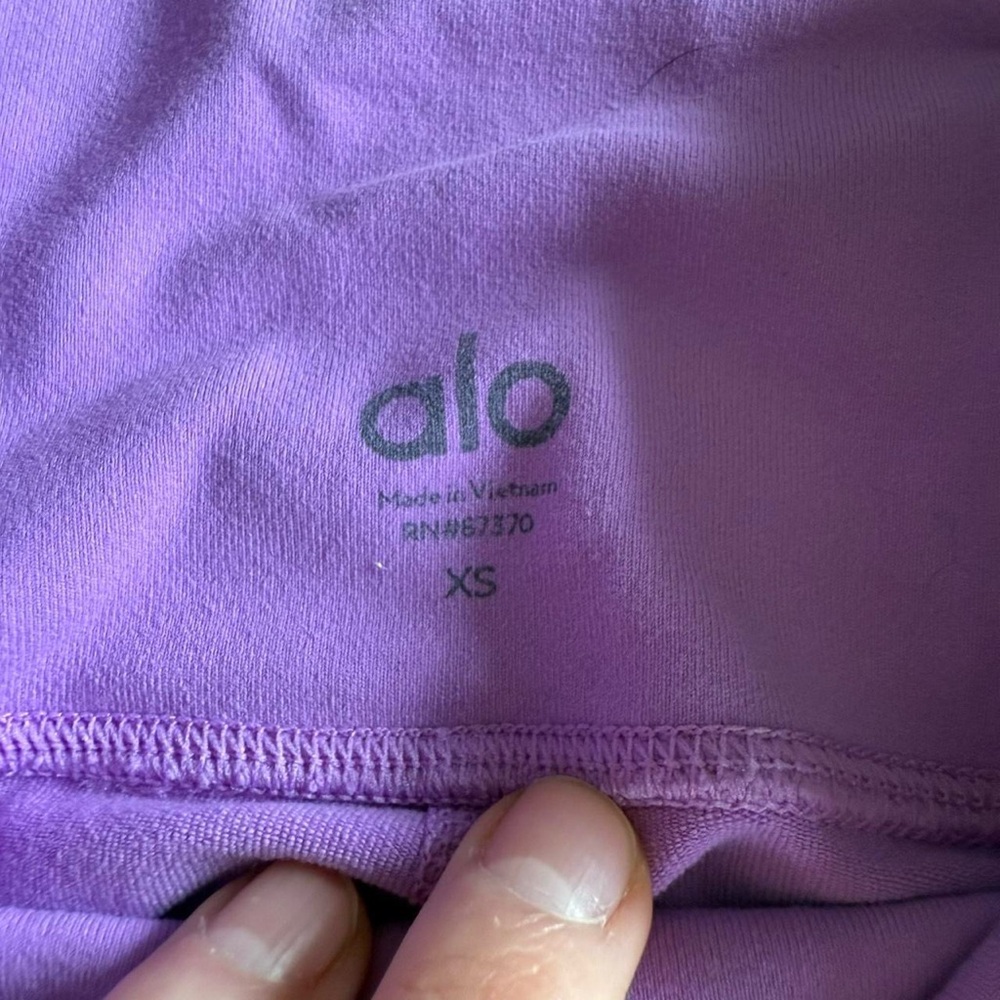 ALO Yoga Women's Purple Bike Shorts - Picture 4 of 5